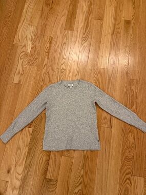 Classic Crew Neck woman’s Sweater - Light Gray